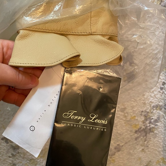 NWT Terry Lewis luxury Lined tan Leather Jacket. - Picture 2 of 8